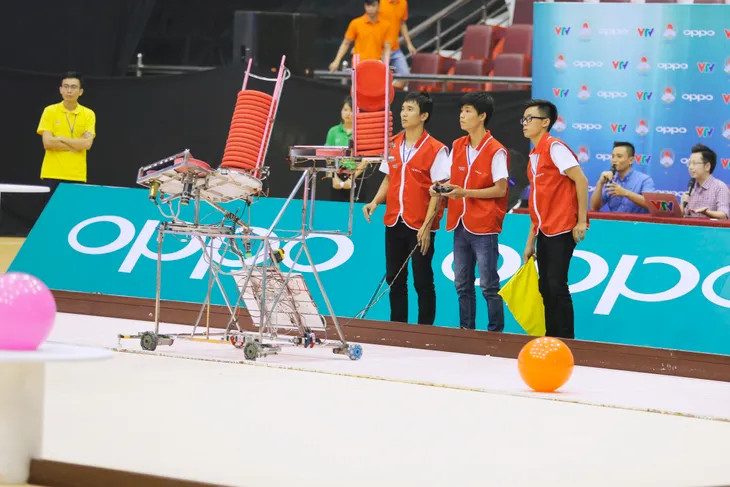 VCK Robocon Việt Nam 2017: Nhìn lại những hình ảnh tại vòng 1/8 - Ảnh 55. VCK Robocon Việt Nam 2017: Nhìn lại những hình ảnh tại vòng 1/8 - Ảnh 55.