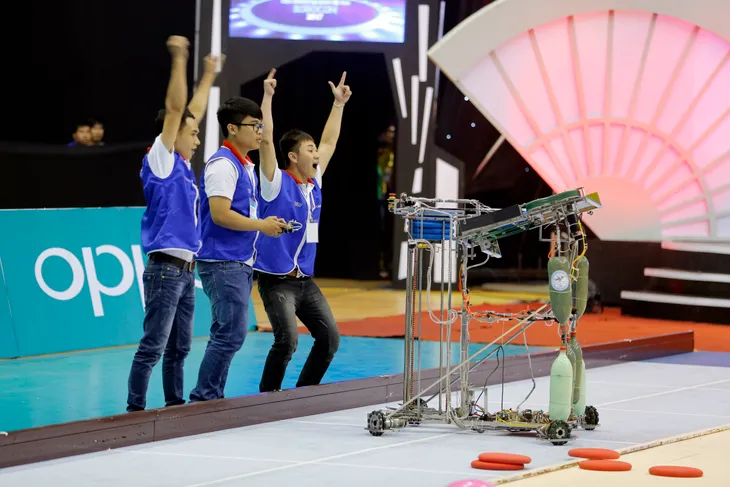 VCK Robocon Việt Nam 2017: Nhìn lại những hình ảnh tại vòng 1/8 - Ảnh 57. VCK Robocon Việt Nam 2017: Nhìn lại những hình ảnh tại vòng 1/8 - Ảnh 57.