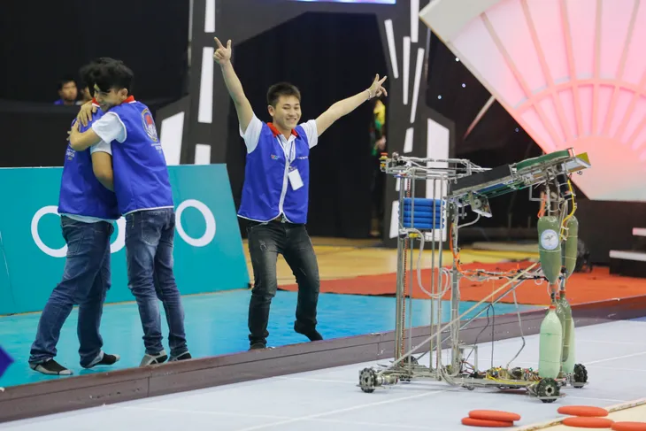 VCK Robocon Việt Nam 2017: Nhìn lại những hình ảnh tại vòng 1/8 - Ảnh 59. VCK Robocon Việt Nam 2017: Nhìn lại những hình ảnh tại vòng 1/8 - Ảnh 59.