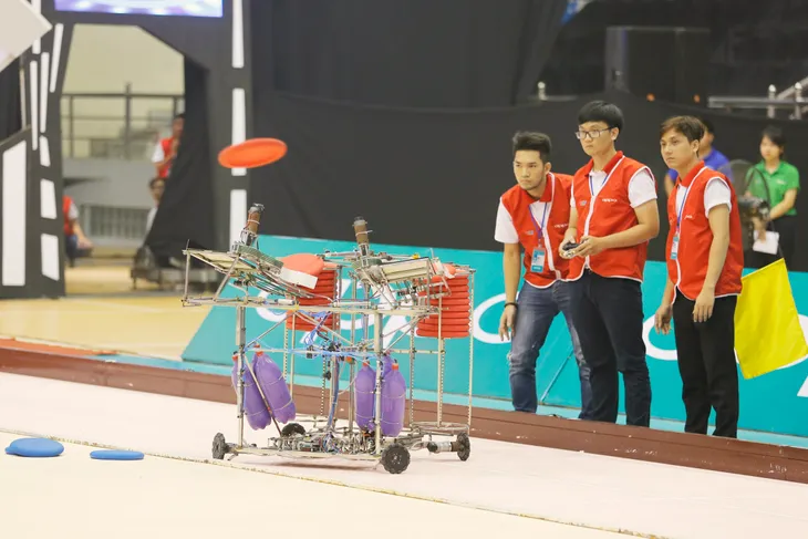VCK Robocon Việt Nam 2017: Nhìn lại những hình ảnh tại vòng 1/8 - Ảnh 78. VCK Robocon Việt Nam 2017: Nhìn lại những hình ảnh tại vòng 1/8 - Ảnh 78.