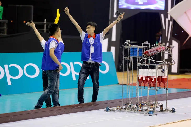 VCK Robocon Việt Nam 2017: Nhìn lại những hình ảnh tại vòng 1/8 - Ảnh 79. VCK Robocon Việt Nam 2017: Nhìn lại những hình ảnh tại vòng 1/8 - Ảnh 79.