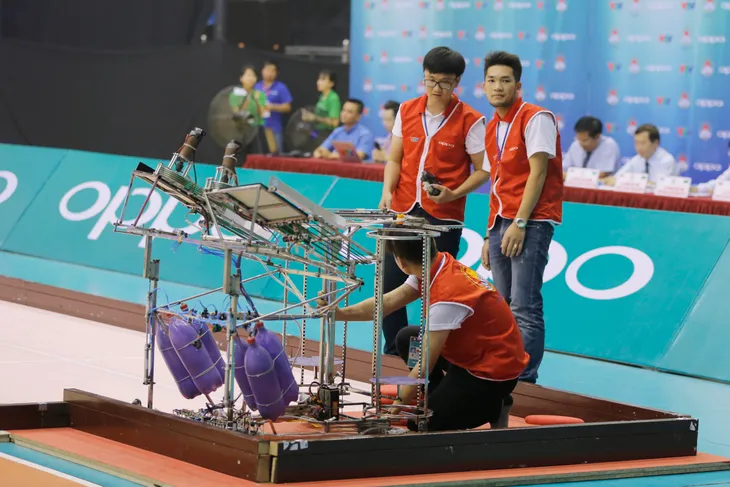 VCK Robocon Việt Nam 2017: Nhìn lại những hình ảnh tại vòng 1/8 - Ảnh 82. VCK Robocon Việt Nam 2017: Nhìn lại những hình ảnh tại vòng 1/8 - Ảnh 82.