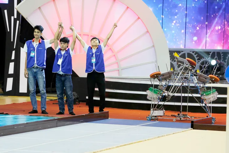 VCK Robocon Việt Nam 2017: Nhìn lại những hình ảnh tại vòng 1/8 - Ảnh 83. VCK Robocon Việt Nam 2017: Nhìn lại những hình ảnh tại vòng 1/8 - Ảnh 83.