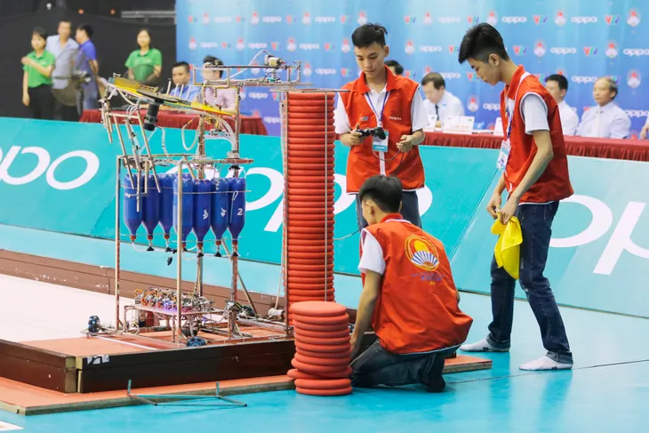 VCK Robocon Việt Nam 2017: Nhìn lại những hình ảnh tại vòng 1/8 - Ảnh 87. VCK Robocon Việt Nam 2017: Nhìn lại những hình ảnh tại vòng 1/8 - Ảnh 87.