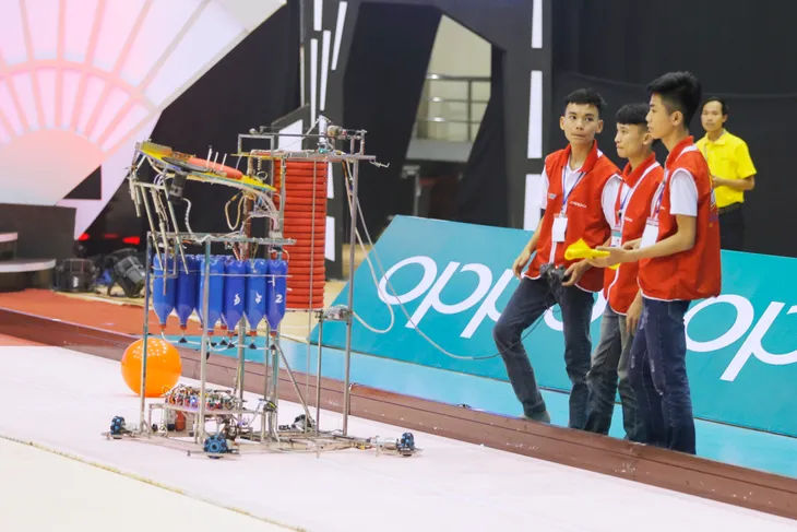 VCK Robocon Việt Nam 2017: Nhìn lại những hình ảnh tại vòng 1/8 - Ảnh 92. VCK Robocon Việt Nam 2017: Nhìn lại những hình ảnh tại vòng 1/8 - Ảnh 92.