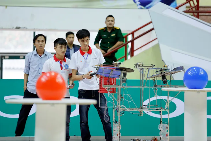 Robocon Việt Nam 2017: Nhiều đội gây ấn tượng ngay từ buổi thử sân - Ảnh 1. Robocon Việt Nam 2017: Nhiều đội gây ấn tượng ngay từ buổi thử sân - Ảnh 1.