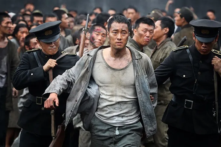 Chưa công chiếu nhưng phim mới của Song Joong Ki được 113 nước mua bản quyền phát hành - Ảnh 4. Chưa công chiếu nhưng phim mới của Song Joong Ki được 113 nước mua bản quyền phát hành - Ảnh 4.