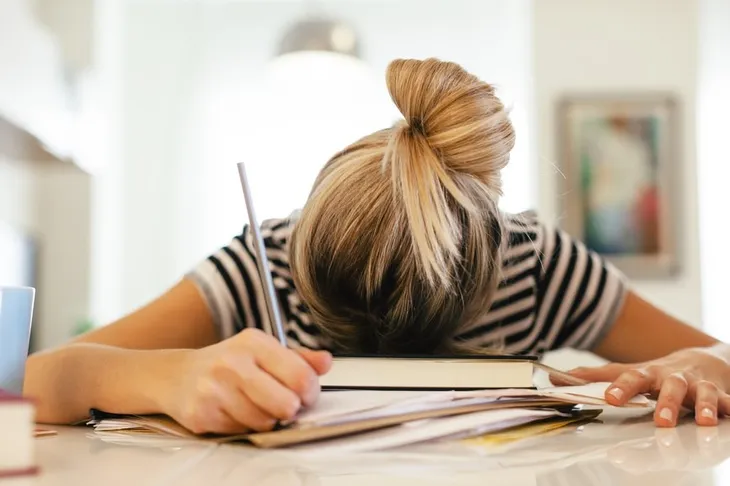Không cần lo ăn kiêng, bạn có thể tránh ăn nhiều bằng những cách tự nhiên này - Ảnh 3. Không cần lo ăn kiêng, bạn có thể tránh ăn nhiều bằng những cách tự nhiên này - Ảnh 3.
