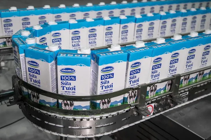 Vinamilk dẫn đầu Top 10 doanh nghiệp uy tín ngành thực phẩm tại Việt Nam 2017 - Ảnh 2. Vinamilk dẫn đầu Top 10 doanh nghiệp uy tín ngành thực phẩm tại Việt Nam 2017 - Ảnh 2.