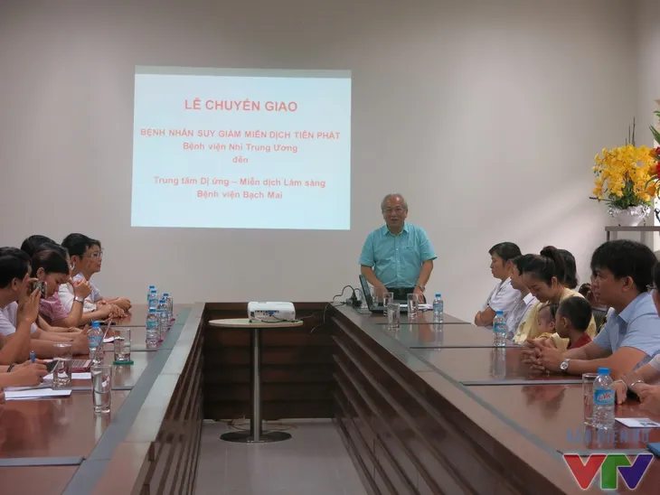 Lần đầu tiên chuyển giao bệnh hiếm suy giảm miễn dịch bẩm sinh - Ảnh 3. Lần đầu tiên chuyển giao bệnh hiếm suy giảm miễn dịch bẩm sinh - Ảnh 3.