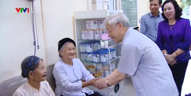 Lịch sử không bao giờ quên những người có công với đất nước - Ảnh 1. Lịch sử không bao giờ quên những người có công với đất nước - Ảnh 1.