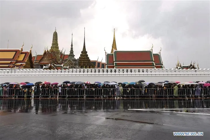Thái Lan tưởng niệm 1 năm ngày vua Bhumibol Adulyadej băng hà - Ảnh 4. Thái Lan tưởng niệm 1 năm ngày vua Bhumibol Adulyadej băng hà - Ảnh 4.