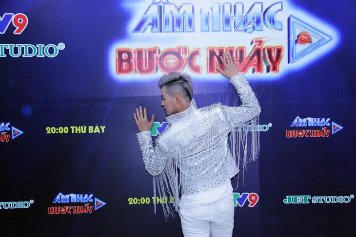 Âm nhạc và Bước nhảy: Thanh Duy Idol tạo dáng bá đạo như mỹ nhân Hàn Quốc - Ảnh 6. Âm nhạc và Bước nhảy: Thanh Duy Idol tạo dáng bá đạo như mỹ nhân Hàn Quốc - Ảnh 6.