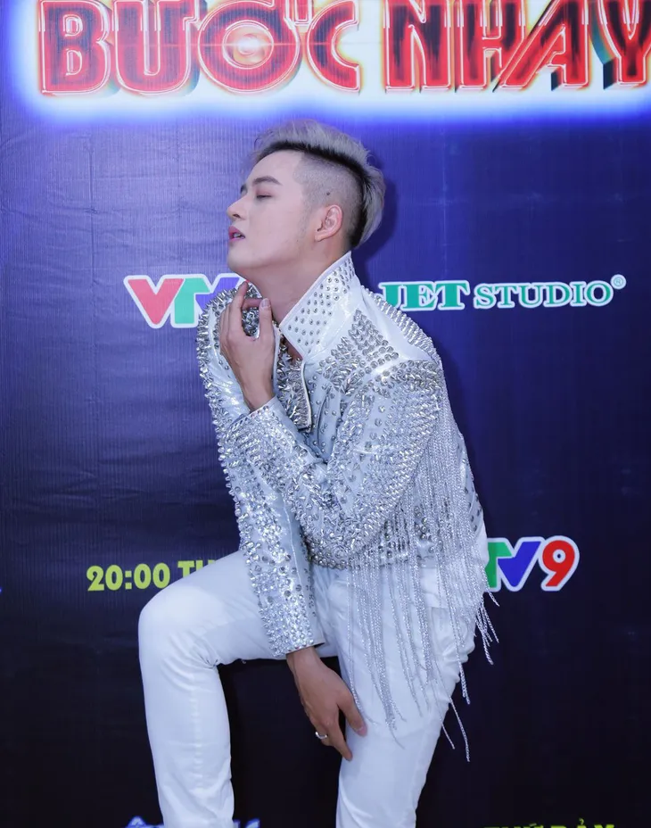 Âm nhạc và Bước nhảy: Thanh Duy Idol tạo dáng bá đạo như mỹ nhân Hàn Quốc - Ảnh 2. Âm nhạc và Bước nhảy: Thanh Duy Idol tạo dáng bá đạo như mỹ nhân Hàn Quốc - Ảnh 2.