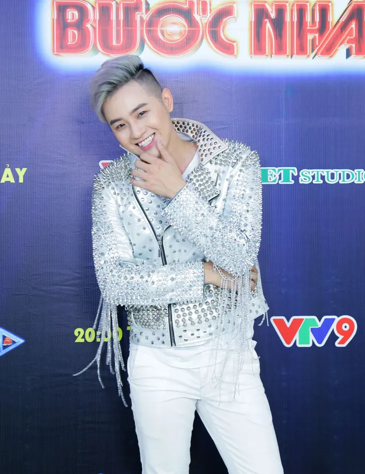 Âm nhạc và Bước nhảy: Thanh Duy Idol tạo dáng bá đạo như mỹ nhân Hàn Quốc - Ảnh 1. Âm nhạc và Bước nhảy: Thanh Duy Idol tạo dáng bá đạo như mỹ nhân Hàn Quốc - Ảnh 1.