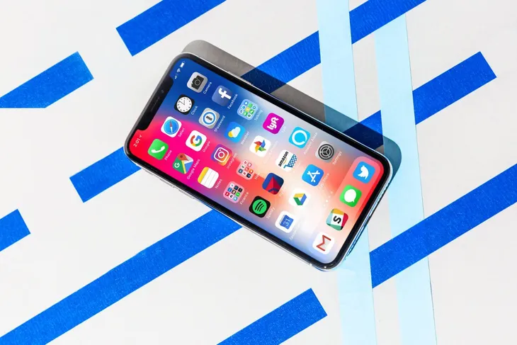 Sự đắt đỏ của iPhone X và tội đồ mang tên Samsung - Ảnh 2. Sự đắt đỏ của iPhone X và tội đồ mang tên Samsung - Ảnh 2.