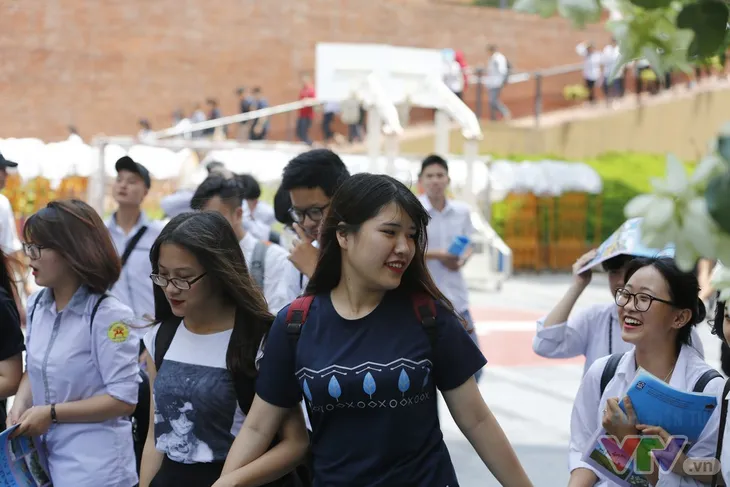 Hoàn thành kỳ thi THPT Quốc gia 2017, các sĩ tử thở phào - Ảnh 15. Hoàn thành kỳ thi THPT Quốc gia 2017, các sĩ tử thở phào - Ảnh 15.