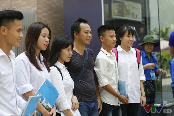 Hoàn thành kỳ thi THPT Quốc gia 2017, các sĩ tử thở phào - Ảnh 22. Hoàn thành kỳ thi THPT Quốc gia 2017, các sĩ tử thở phào - Ảnh 22.