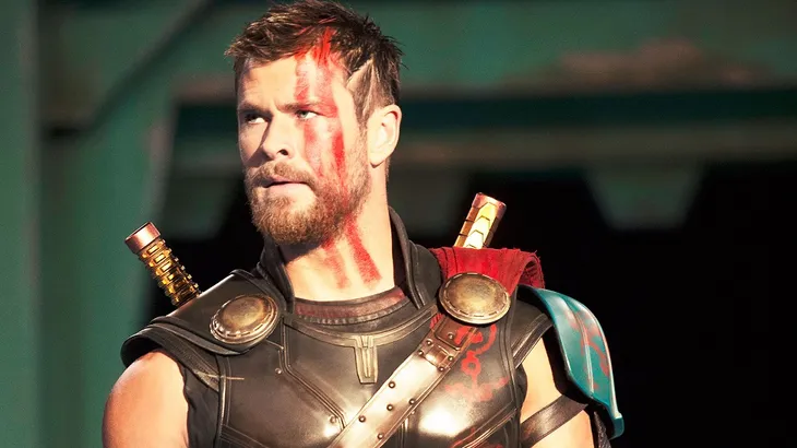 Búa thần Mjolnir sẽ nát vụn trong Thor: Ragnarok - Ảnh 1. Búa thần Mjolnir sẽ nát vụn trong Thor: Ragnarok - Ảnh 1.