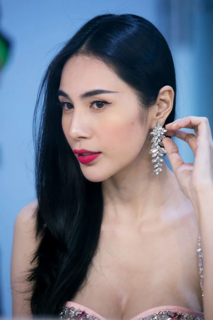 Thủy Tiên xuất hiện đầy gợi cảm ở hậu trường Âm nhạc và Bước nhảy - Ảnh 1. Thủy Tiên xuất hiện đầy gợi cảm ở hậu trường Âm nhạc và Bước nhảy - Ảnh 1.