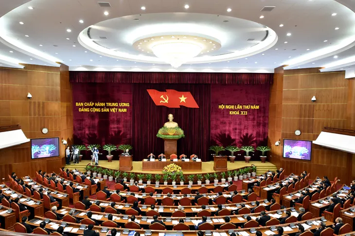 Kỷ luật cảnh cáo đồng chí Đinh La Thăng, cho thôi giữ chức Ủy viên Bộ Chính trị - Ảnh 1. Kỷ luật cảnh cáo đồng chí Đinh La Thăng, cho thôi giữ chức Ủy viên Bộ Chính trị - Ảnh 1.