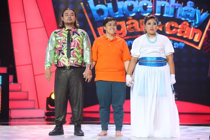 Bước nhảy ngàn cân: Búp bê ma Annabelle nhảy nhạc Hà Hồ cực quyến rũ - Ảnh 3. Bước nhảy ngàn cân: Búp bê ma Annabelle nhảy nhạc Hà Hồ cực quyến rũ - Ảnh 3.