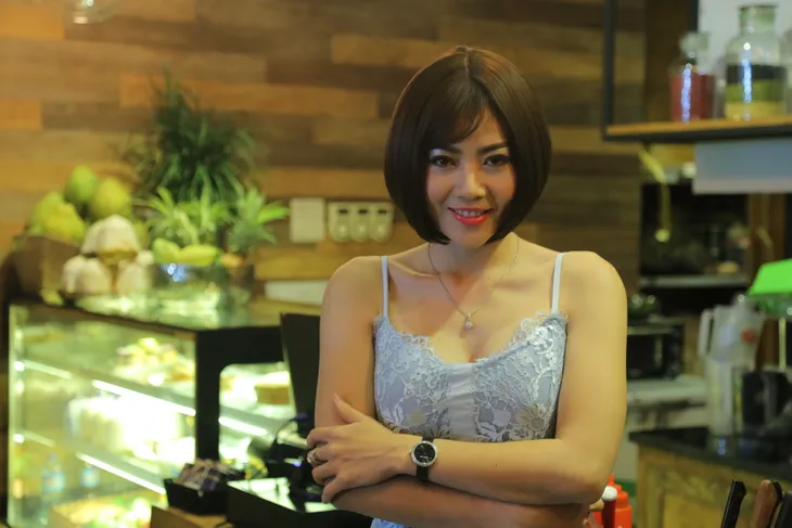 Vợ con ông trùm Phan Quân hội ngộ trong sitcom Cư dân thông thái - Ảnh 2. Vợ con ông trùm Phan Quân hội ngộ trong sitcom Cư dân thông thái - Ảnh 2.