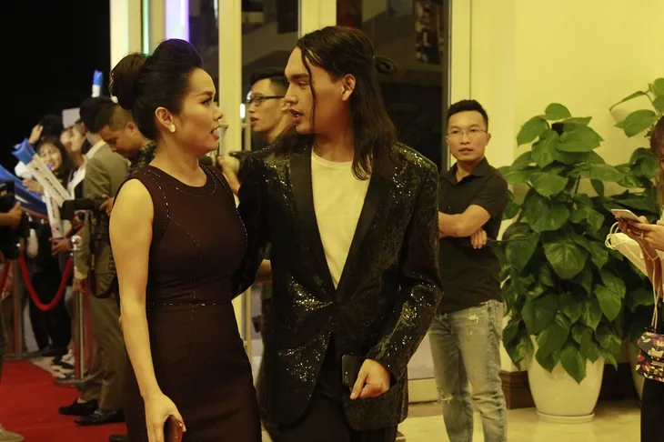 Dàn sao mai tay bắt mặt mừng hội ngộ tại Gala 20 năm - Ảnh 8. Dàn sao mai tay bắt mặt mừng hội ngộ tại Gala 20 năm - Ảnh 8.
