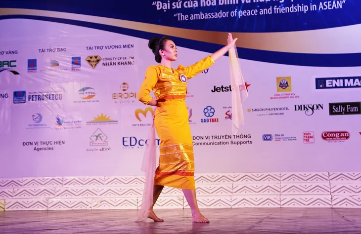Ấn tượng trước tài năng của thí sinh Hoa hậu Hữu nghị ASEAN - Ảnh 12. Ấn tượng trước tài năng của thí sinh Hoa hậu Hữu nghị ASEAN - Ảnh 12.