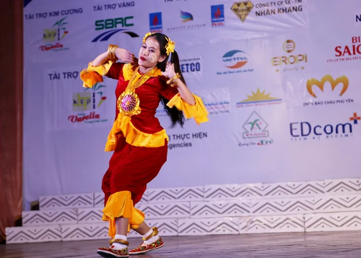 Ấn tượng trước tài năng của thí sinh Hoa hậu Hữu nghị ASEAN - Ảnh 19. Ấn tượng trước tài năng của thí sinh Hoa hậu Hữu nghị ASEAN - Ảnh 19.