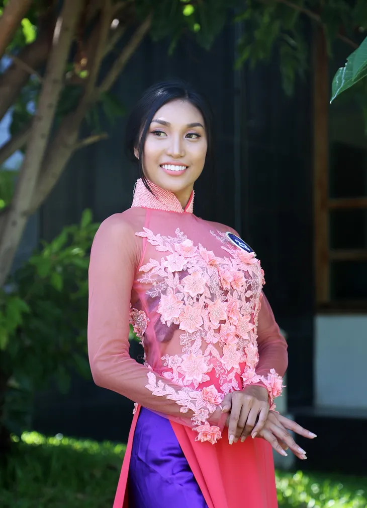 Dàn thí sinh Hoa hậu Hữu nghị ASEAN duyên dáng với áo dài thướt tha - Ảnh 5. Dàn thí sinh Hoa hậu Hữu nghị ASEAN duyên dáng với áo dài thướt tha - Ảnh 5.
