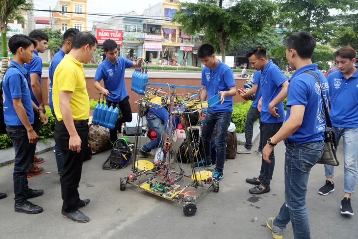 Robocon Việt Nam 2017: Các đội tuyển đã “cập bến” Ninh Bình - Ảnh 7. Robocon Việt Nam 2017: Các đội tuyển đã “cập bến” Ninh Bình - Ảnh 7.