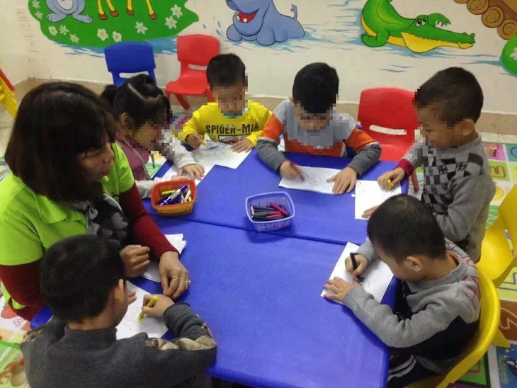 Hiểu về hành vi của trẻ tự kỷ để có phương pháp điều chỉnh phù hợp - Ảnh 1. Hiểu về hành vi của trẻ tự kỷ để có phương pháp điều chỉnh phù hợp - Ảnh 1.