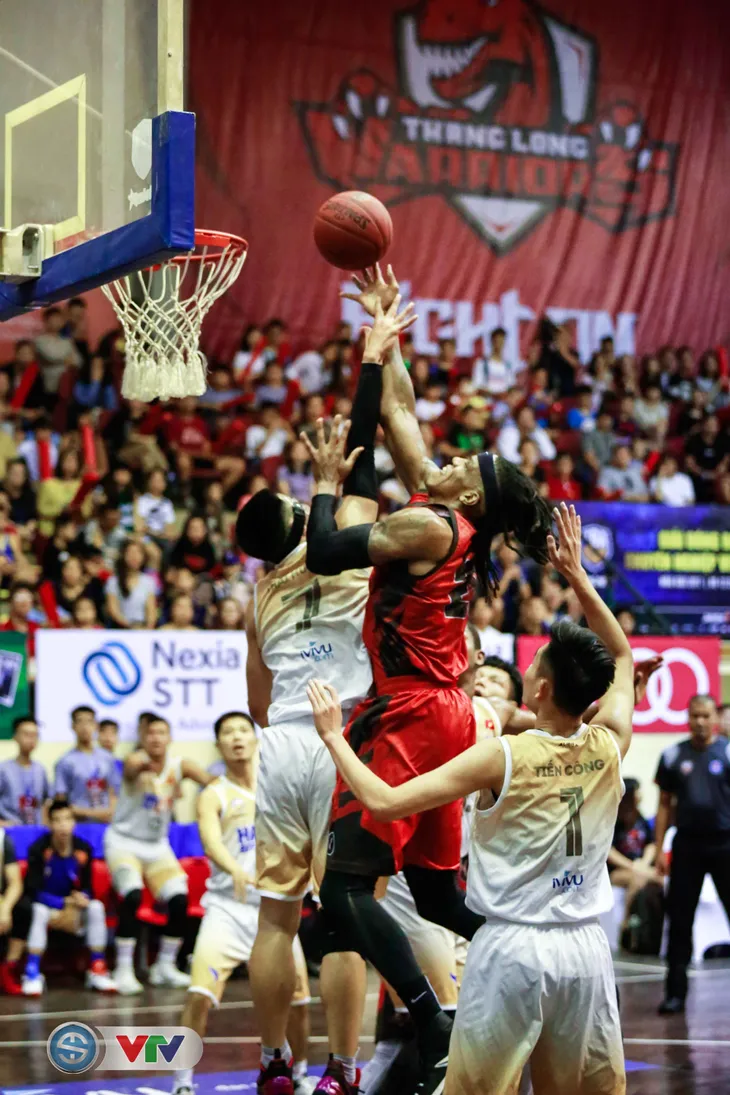 ẢNH: Thang Long Warriors lần thứ ba chiến thắng tại trận derby bóng rổ Thủ đô - Ảnh 6. ẢNH: Thang Long Warriors lần thứ ba chiến thắng tại trận derby bóng rổ Thủ đô - Ảnh 6.