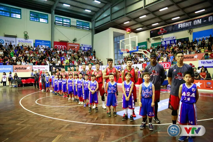 ẢNH: Thang Long Warriors lần thứ ba chiến thắng tại trận derby bóng rổ Thủ đô - Ảnh 2. ẢNH: Thang Long Warriors lần thứ ba chiến thắng tại trận derby bóng rổ Thủ đô - Ảnh 2.