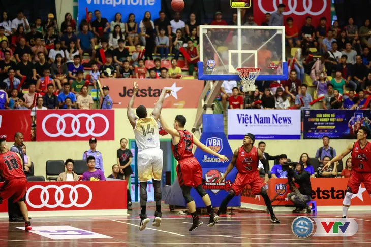 ẢNH: Thang Long Warriors lần thứ ba chiến thắng tại trận derby bóng rổ Thủ đô - Ảnh 4. ẢNH: Thang Long Warriors lần thứ ba chiến thắng tại trận derby bóng rổ Thủ đô - Ảnh 4.
