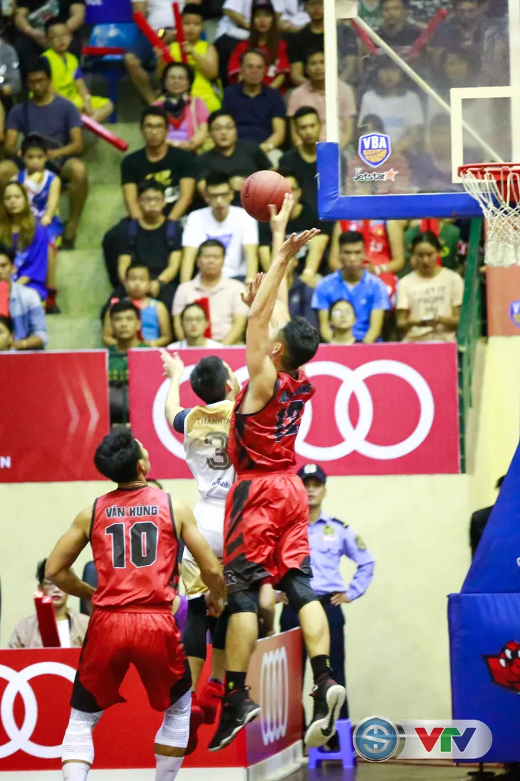 ẢNH: Thang Long Warriors lần thứ ba chiến thắng tại trận derby bóng rổ Thủ đô - Ảnh 7. ẢNH: Thang Long Warriors lần thứ ba chiến thắng tại trận derby bóng rổ Thủ đô - Ảnh 7.