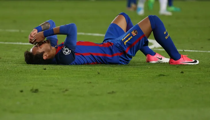 Chùm ảnh: Các cầu thủ Barcelona gục ngã nhìn Juventus vào bán kết - Ảnh 3. Chùm ảnh: Các cầu thủ Barcelona gục ngã nhìn Juventus vào bán kết - Ảnh 3.