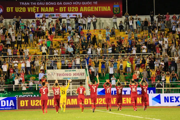 Chùm ảnh: Những khoảnh khắc ấn tượng trận giao hữu U20 Việt Nam 1-4 U20 Argentina - Ảnh 17. Chùm ảnh: Những khoảnh khắc ấn tượng trận giao hữu U20 Việt Nam 1-4 U20 Argentina - Ảnh 17.