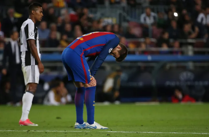 Chùm ảnh: Các cầu thủ Barcelona gục ngã nhìn Juventus vào bán kết - Ảnh 4. Chùm ảnh: Các cầu thủ Barcelona gục ngã nhìn Juventus vào bán kết - Ảnh 4.