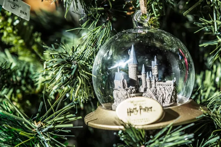 Trải nghiệm Giáng sinh kiểu Harry Potter tại phim trường Universal, Mỹ - Ảnh 1. Trải nghiệm Giáng sinh kiểu Harry Potter tại phim trường Universal, Mỹ - Ảnh 1.
