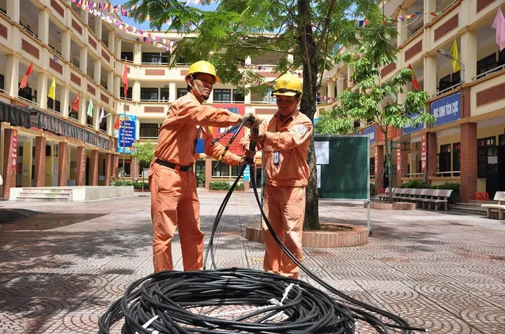 Đã đóng điện cho các công trình hạ ngầm 18 tuyến phố tại Hà Nội - Ảnh 1. Đã đóng điện cho các công trình hạ ngầm 18 tuyến phố tại Hà Nội - Ảnh 1.