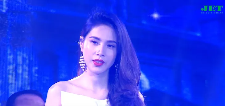 Thủy Tiên: “Tôi và Công Vinh đều là những người chai sạn trước thị phi” - Ảnh 1. Thủy Tiên: “Tôi và Công Vinh đều là những người chai sạn trước thị phi” - Ảnh 1.