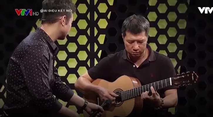 Thú vui sưu tầm đĩa than ít ai biết của BLV Quang Huy - Ảnh 2. Thú vui sưu tầm đĩa than ít ai biết của BLV Quang Huy - Ảnh 2.