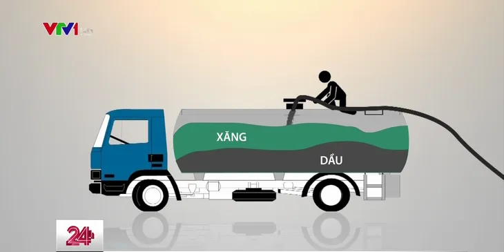 Choáng váng với thủ đoạn rút ruột xăng và pha xăng với dầu - Ảnh 2. Choáng váng với thủ đoạn rút ruột xăng và pha xăng với dầu - Ảnh 2.