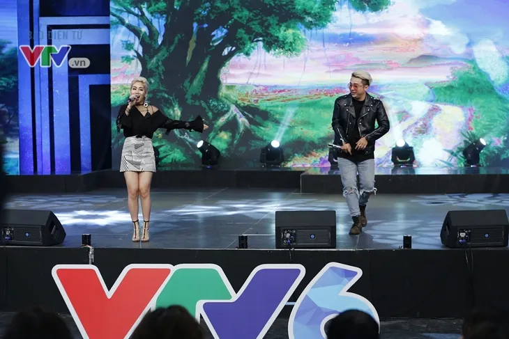 Dàn sao quậy tưng bừng mừng sinh nhật 10 tuổi của VTV6 - Ảnh 9. Dàn sao quậy tưng bừng mừng sinh nhật 10 tuổi của VTV6 - Ảnh 9.