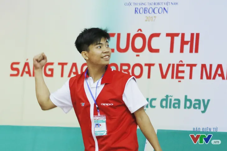 Robocon Việt Nam 2017: “Nghẹt thở” với những màn cản phá trên sân - Ảnh 23. Robocon Việt Nam 2017: “Nghẹt thở” với những màn cản phá trên sân - Ảnh 23.