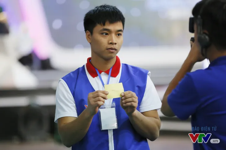 Robocon Việt Nam 2017: “Nghẹt thở” với những màn cản phá trên sân - Ảnh 16. Robocon Việt Nam 2017: “Nghẹt thở” với những màn cản phá trên sân - Ảnh 16.