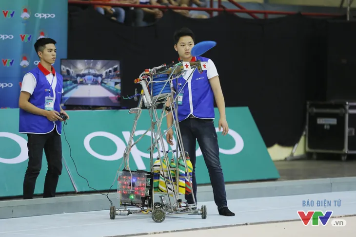 Robocon Việt Nam 2017: “Nghẹt thở” với những màn cản phá trên sân - Ảnh 37. Robocon Việt Nam 2017: “Nghẹt thở” với những màn cản phá trên sân - Ảnh 37.