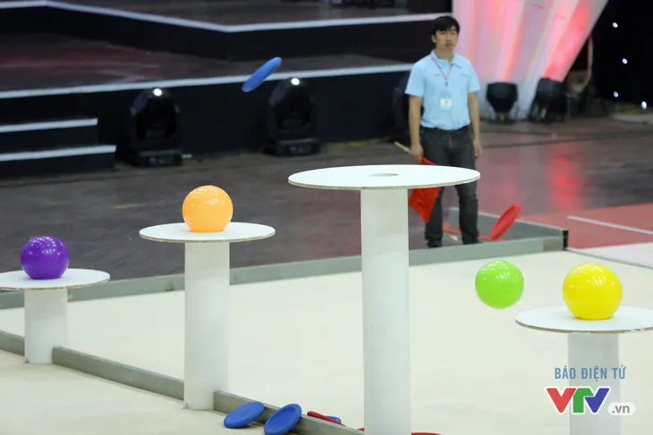 Robocon Việt Nam 2017: Hưng Yên và Hà Tĩnh đua nhau giành APPARE - Ảnh 33. Robocon Việt Nam 2017: Hưng Yên và Hà Tĩnh đua nhau giành APPARE - Ảnh 33.